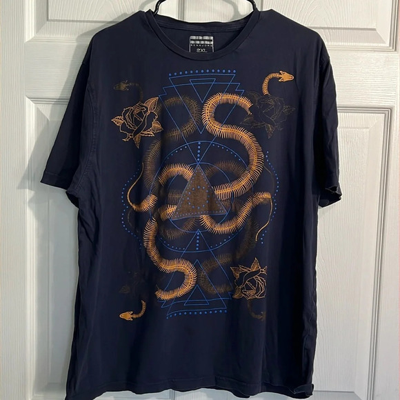 Sean John men’s tee size 2xl. Blue with logo on the front. - Picture 1 of 3